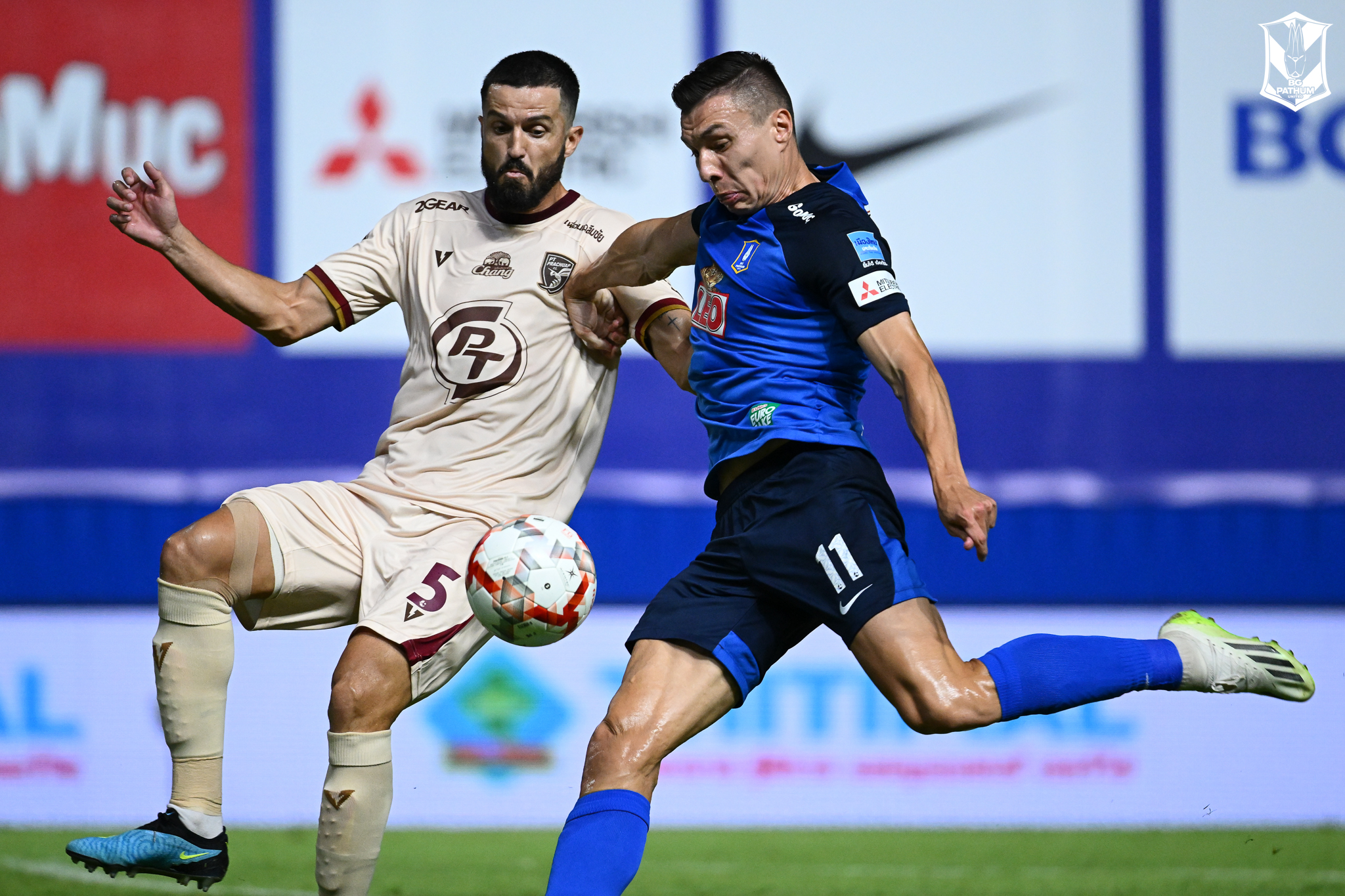 Leyu-包含冲刺阶段上海海港调整名单——亚冠节点到来,赛场秩序良好,临场指挥获称赞的词条-Leyu